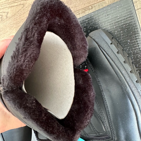 Tote’s Women’s Waterproof Snowboots - Picture 3 of 4